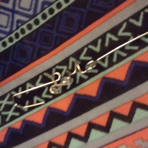 Size medium women's Rue 21 tank top with two tone front back design - Picture 8 of 9